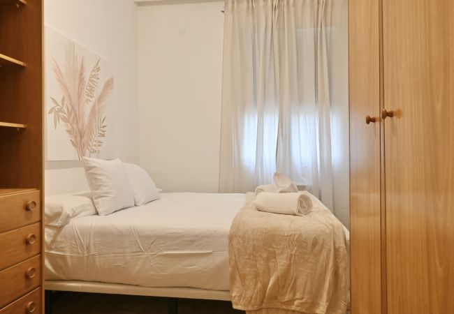 Apartment in Madrid - M (VEL132) Encantador Apartamento de Cuatro Dormit Apartment in Madrid - M (VEL132) Encantador Apartamento de Cuatro Dormit