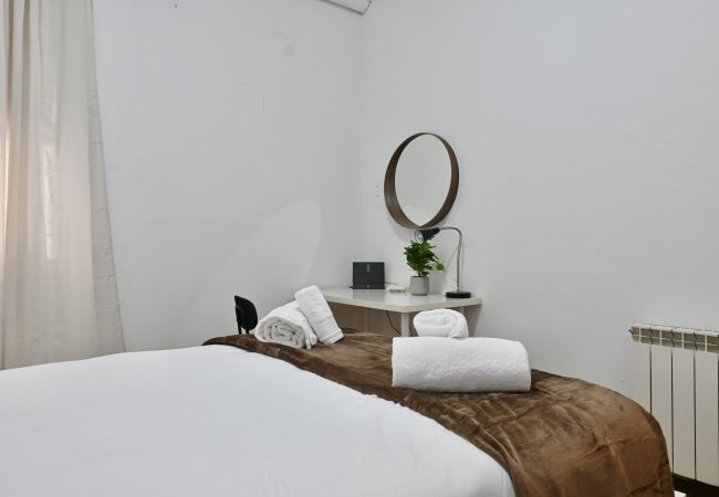 Apartment in Madrid - M (VEL132) Encantador Apartamento de Cuatro Dormit Apartment in Madrid - M (VEL132) Encantador Apartamento de Cuatro Dormit