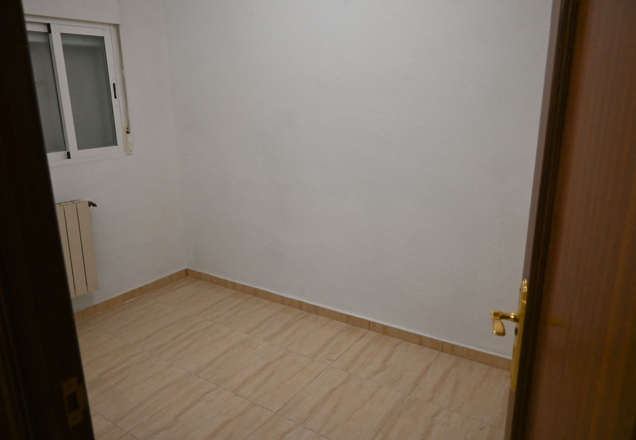 Apartment in Madrid - M (AMU10) Large two-bedroom house in the Fuencarral neighborhood