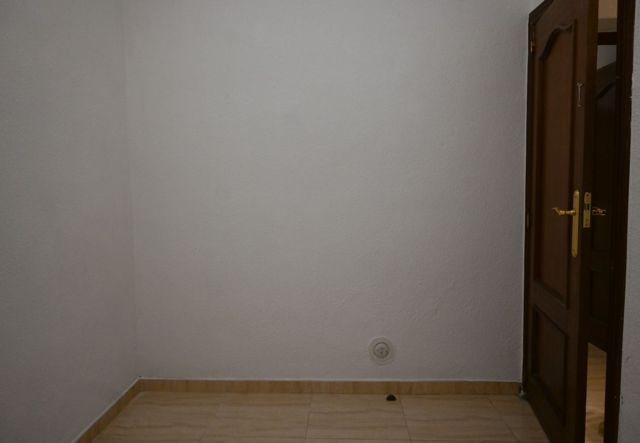 Apartment in Madrid - M (AMU10) Large two-bedroom house in the Fuencarral neighborhood