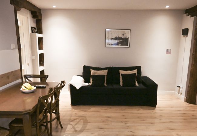 Apartment in Madrid - M (CAB36) Central and spacious 4-bedroom home in La Latina