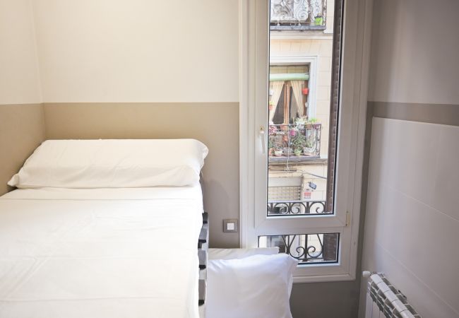 Apartment in Madrid - M (PAL41) Amplia vivienda de tres dormitorios en L Apartment in Madrid - M (PAL41) Amplia vivienda de tres dormitorios en L