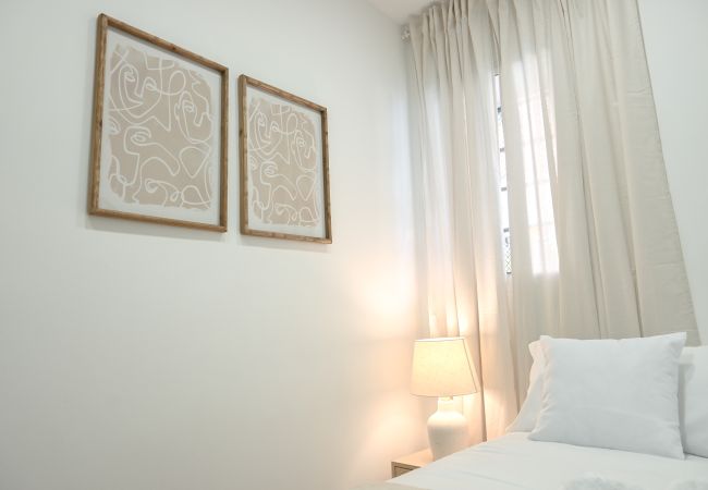 Apartment in Madrid - M (GHE130) Encantador apartamento de un dormitorio Apartment in Madrid - M (GHE130) Encantador apartamento de un dormitorio
