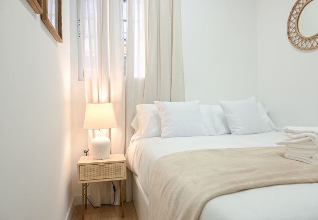 Apartment in Madrid - M (GHE130) Encantador apartamento de un dormitorio Apartment in Madrid - M (GHE130) Encantador apartamento de un dormitorio