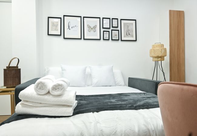 Apartment in Madrid - M (GHE130) Encantador apartamento de un dormitorio Apartment in Madrid - M (GHE130) Encantador apartamento de un dormitorio