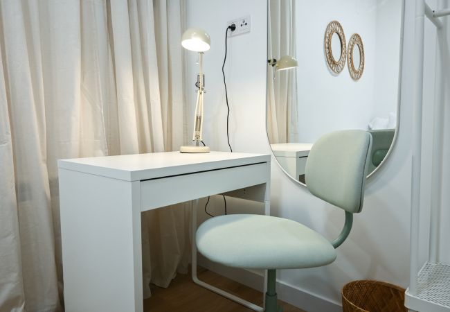 Apartment in Madrid - M (GHE130) Encantador apartamento de un dormitorio Apartment in Madrid - M (GHE130) Encantador apartamento de un dormitorio