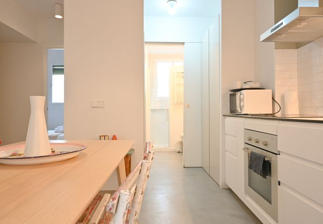 Apartment in Madrid - M (AMP41) Charming 2-bedroom apartment: Experience authentic Madrid life in your own space