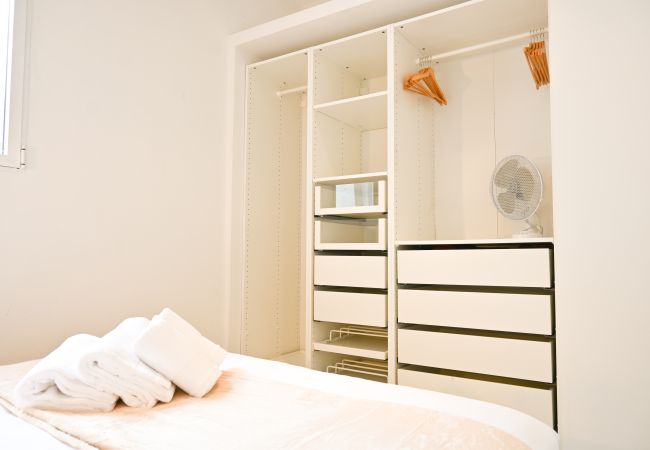 Apartment in Madrid - M (AMP412) Encantador apartamento de 2 dormitorios Apartment in Madrid - M (AMP412) Encantador apartamento de 2 dormitorios