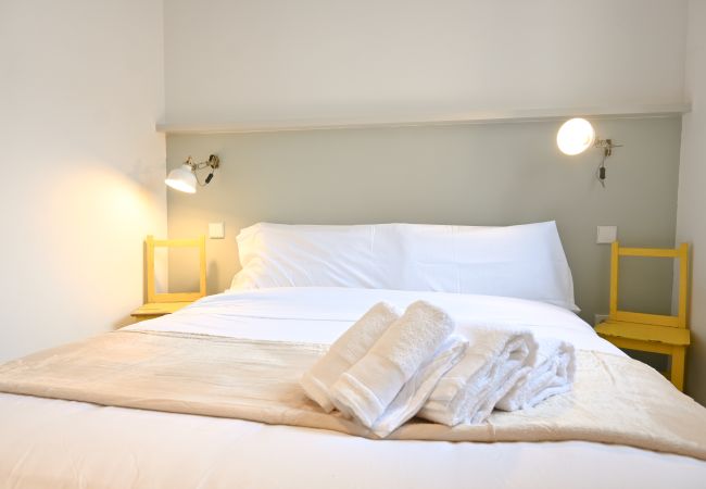 Apartment in Madrid - M (AMP412) Encantador apartamento de 2 dormitorios Apartment in Madrid - M (AMP412) Encantador apartamento de 2 dormitorios