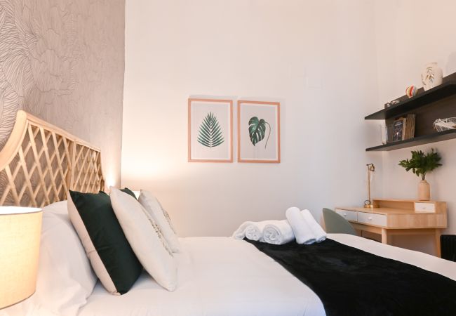 Apartment in Madrid - M (CER823) Vive la vida madrileña! Acogedora viv Apartment in Madrid - M (CER823) Vive la vida madrileña! Acogedora viv