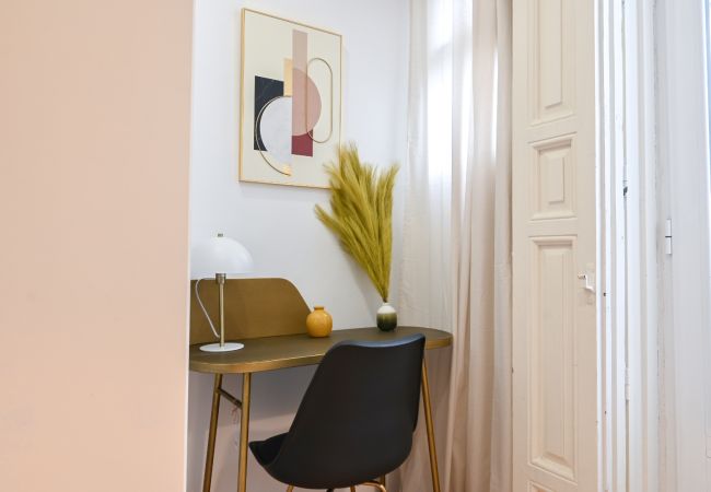 Apartment in Madrid - M (CER823) Vive la vida madrileña! Acogedora viv Apartment in Madrid - M (CER823) Vive la vida madrileña! Acogedora viv