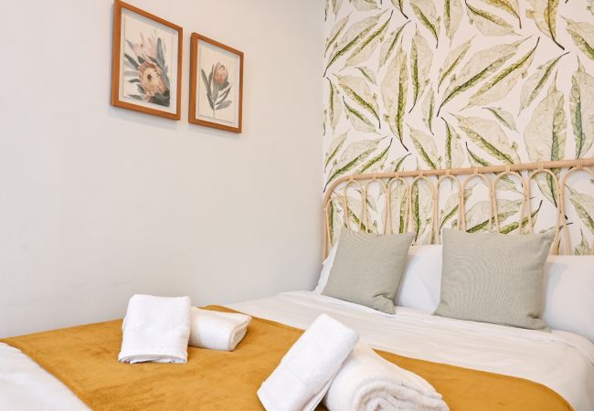 Apartment in Madrid - M (CER82º) Live the Madrid life! Cozy 2-bedroom home just a few minutes from Puerta del Sol in Madrid