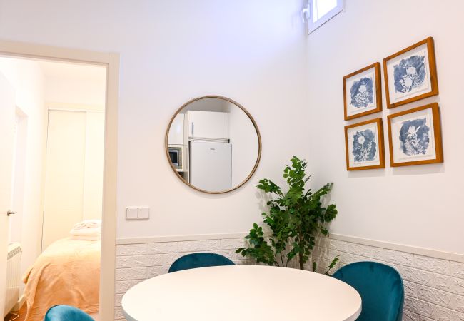 Apartment in Madrid -  Charming 2 Bedroom Apartment in the Vibrant Neighborhood of Malasaña ECL2ºB