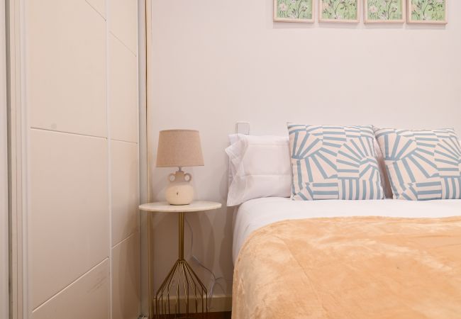 Apartment in Madrid -  Charming 2 Bedroom Apartment in the Vibrant Neighborhood of Malasaña ECL2ºB