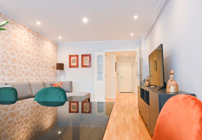 Apartment in Madrid - Spacious Three Bedroom Apartment a few minutes from the Bernabeu in Madrid ORE51