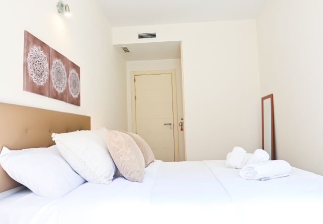 Apartment in Madrid - Style and Comfort in Delicias Apartment