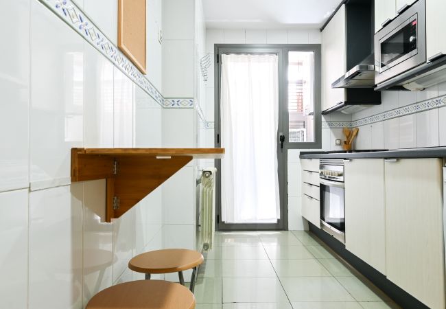 Apartment in Madrid - Style and Comfort in Delicias Apartment