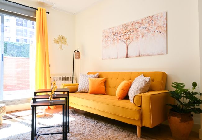 Apartment in Madrid - Style and Comfort in Delicias Apartment