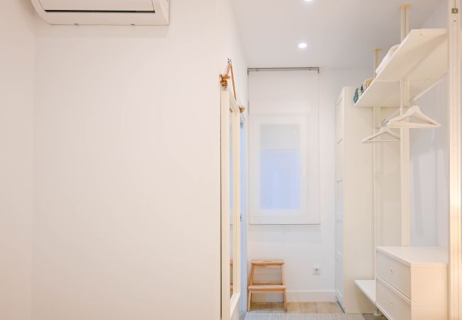 Apartment in Madrid - M (PES57)Apartamento Moderno en Acacias con Excele Apartment in Madrid - M (PES57)Apartamento Moderno en Acacias con Excele
