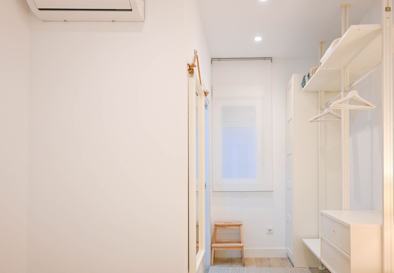 Apartment in Madrid - Modern Apartment in Acacias with Excellent Location in the Center of Madrid