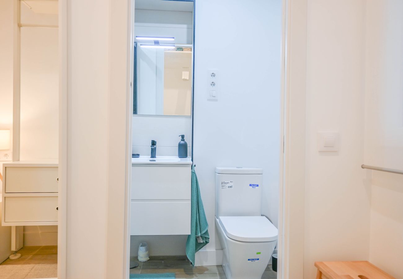 Apartment in Madrid - Modern Apartment in Acacias with Excellent Location in the Center of Madrid
