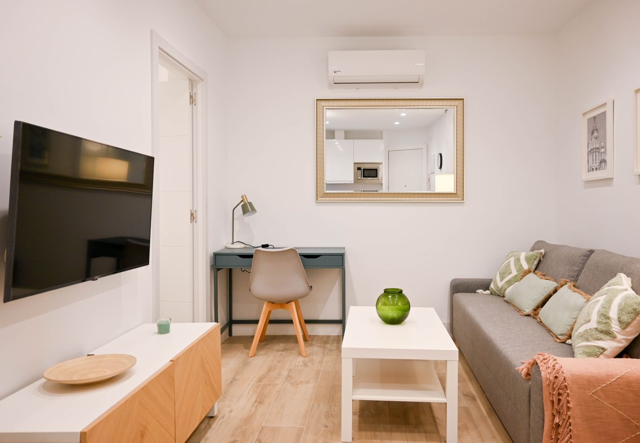 Apartment in Madrid - Modern Apartment in Acacias with Excellent Location in the Center of Madrid