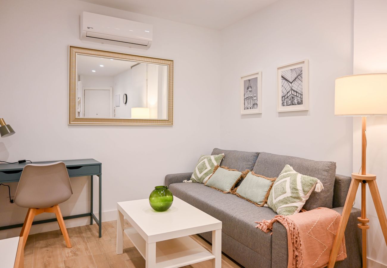 Apartment in Madrid - Modern Apartment in Acacias with Excellent Location in the Center of Madrid