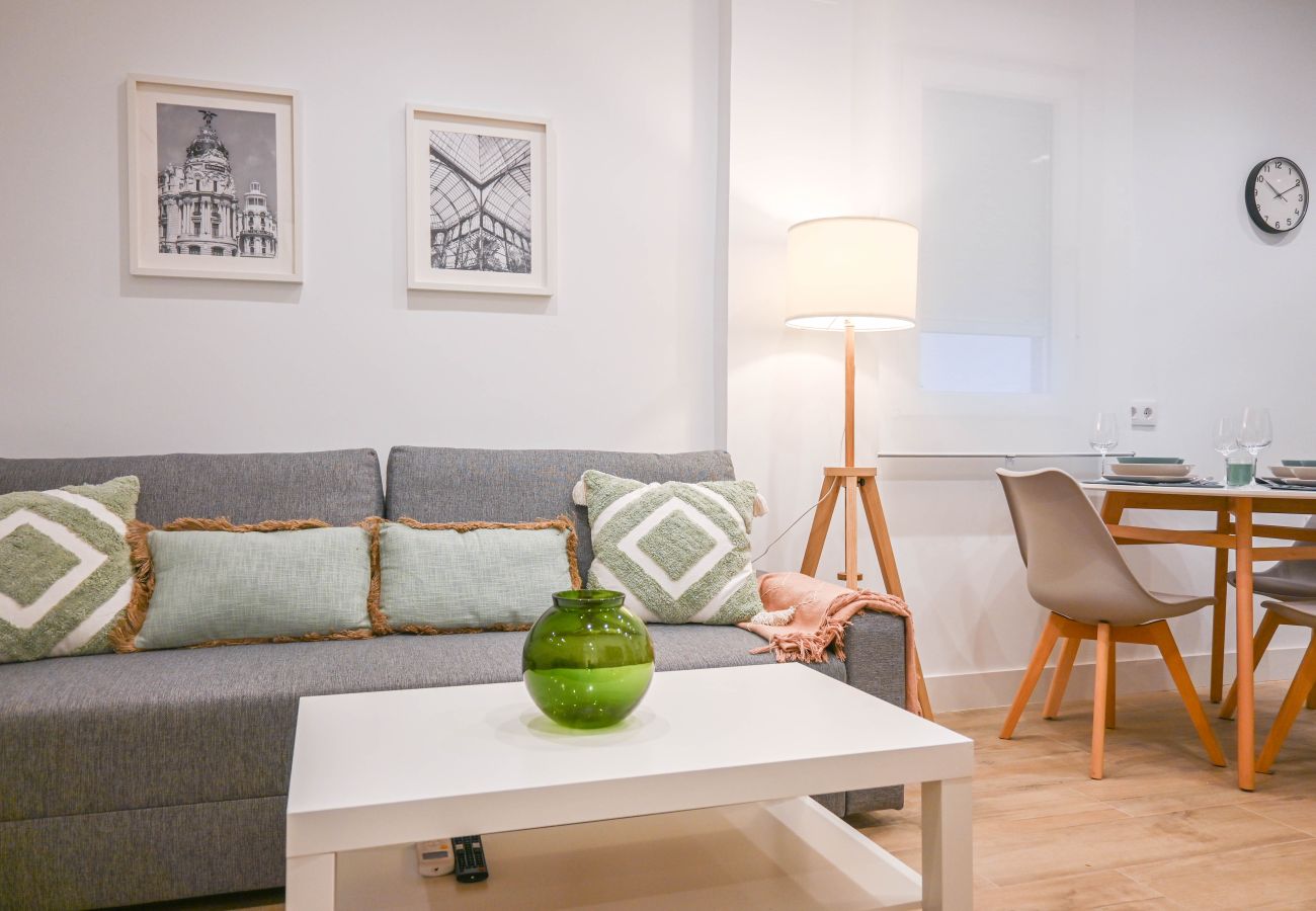 Apartment in Madrid - Modern Apartment in Acacias with Excellent Location in the Center of Madrid