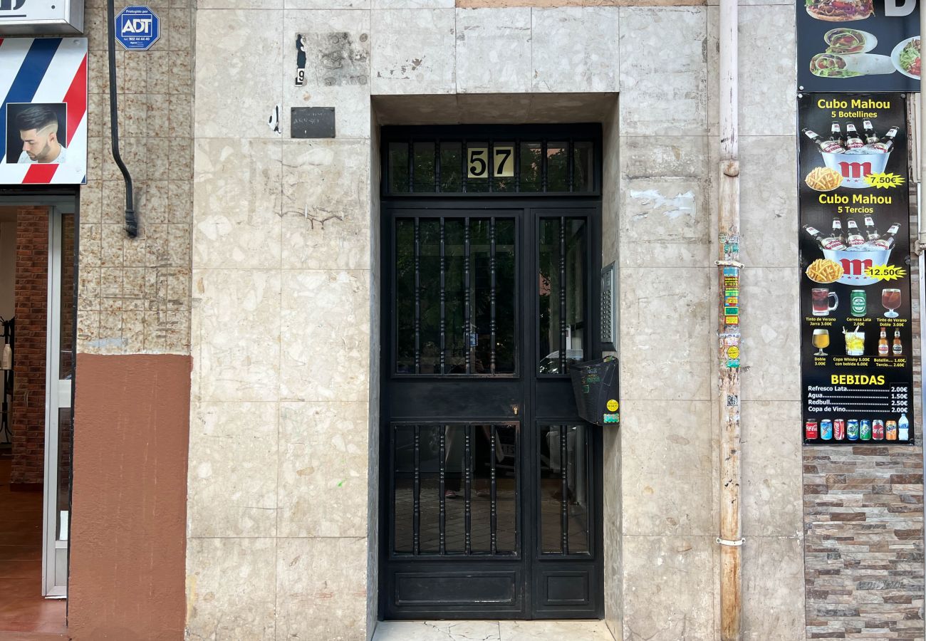 Apartment in Madrid - Modern Apartment in Acacias with Excellent Location in the Center of Madrid