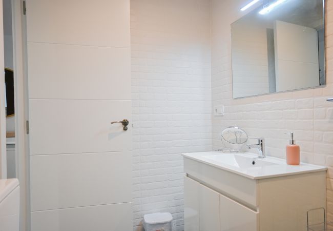 Apartment in Madrid - M (SEN1692)Amplio Apartamento con Balcón en Calle  Apartment in Madrid - M (SEN1692)Amplio Apartamento con Balcón en Calle