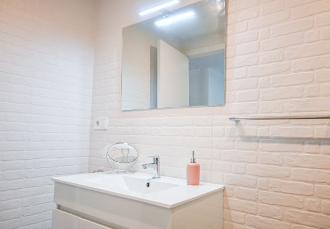 Apartment in Madrid - M (SEN1692)Amplio Apartamento con Balcón en Calle  Apartment in Madrid - M (SEN1692)Amplio Apartamento con Balcón en Calle
