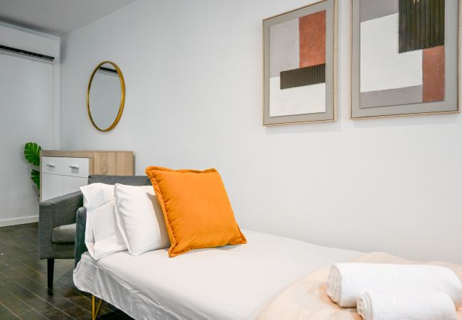 Apartment in Madrid - M (SEN1692)Amplio Apartamento con Balcón en Calle  Apartment in Madrid - M (SEN1692)Amplio Apartamento con Balcón en Calle