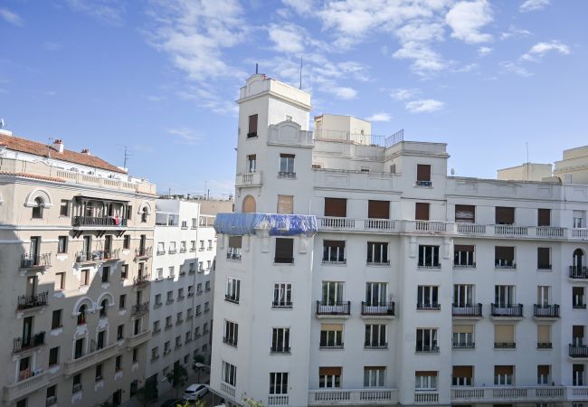 Apartment in Madrid - M (SEN1692)Amplio Apartamento con Balcón en Calle  Apartment in Madrid - M (SEN1692)Amplio Apartamento con Balcón en Calle