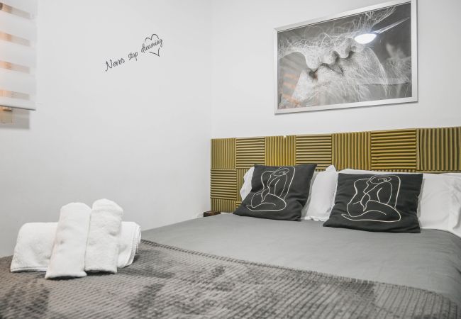 Apartment in Madrid - M (EMB500)Moderno y Cómodo Apartamento en el Centr Apartment in Madrid - M (EMB500)Moderno y Cómodo Apartamento en el Centr