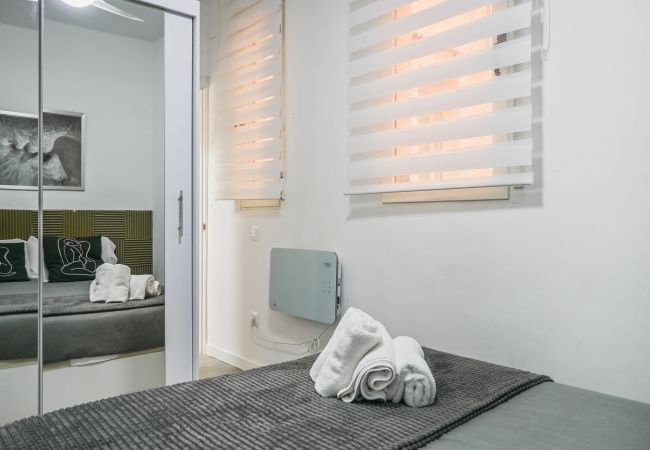 Apartment in Madrid - M (EMB500)Moderno y Cómodo Apartamento en el Centr Apartment in Madrid - M (EMB500)Moderno y Cómodo Apartamento en el Centr