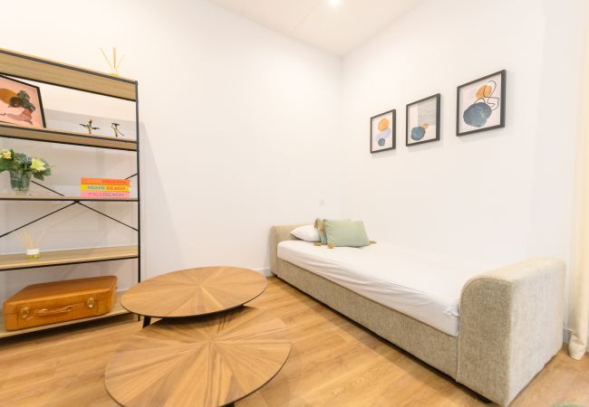 Apartment in Madrid - M (FEI70)Elegancia y Confort en el Corazón de Cham Apartment in Madrid - M (FEI70)Elegancia y Confort en el Corazón de Cham