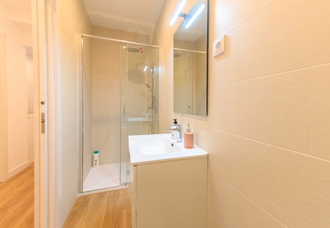 Apartment in Madrid - M (FEI70)Elegancia y Confort en el Corazón de Cham Apartment in Madrid - M (FEI70)Elegancia y Confort en el Corazón de Cham