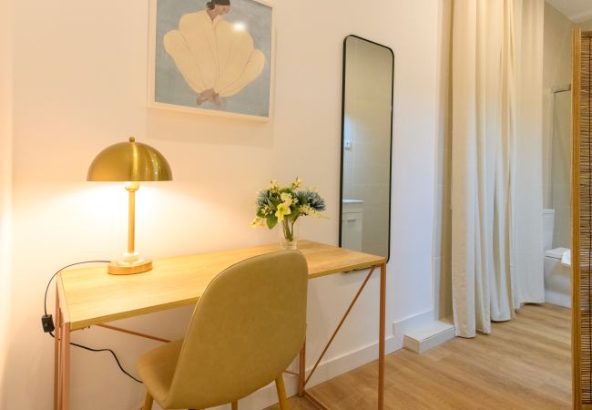 Apartment in Madrid - M (FEI70)Elegancia y Confort en el Corazón de Cham Apartment in Madrid - M (FEI70)Elegancia y Confort en el Corazón de Cham