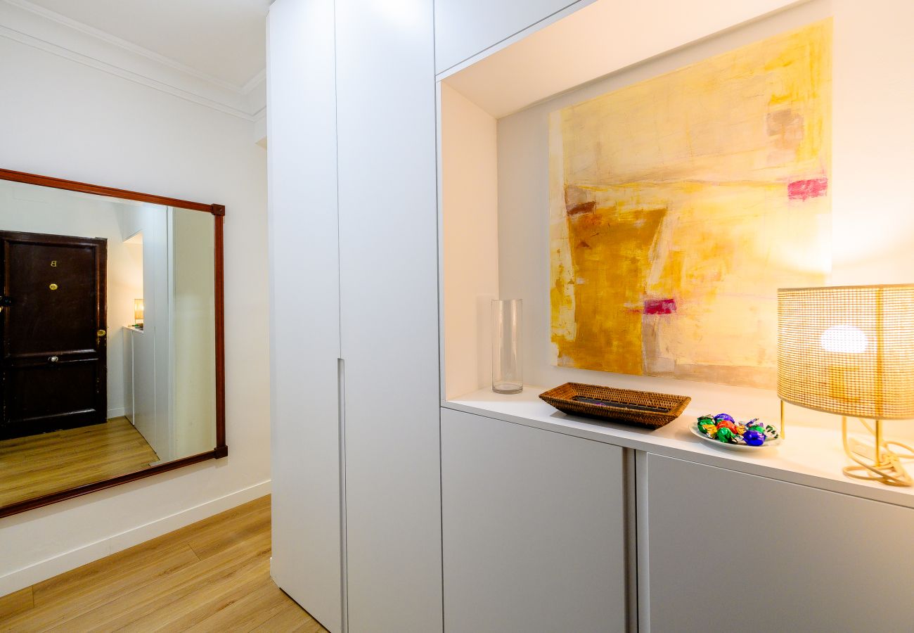 Apartment in Madrid - M (JAM471B)Apartamento Luminoso con Balcón en el C
