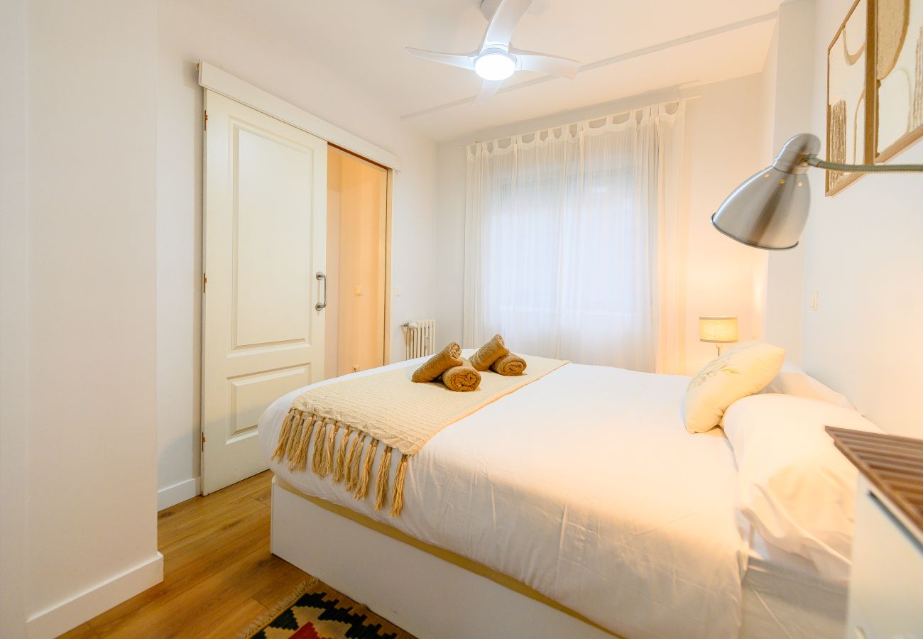 Apartment in Madrid - M (JAM471B)Apartamento Luminoso con Balcón en el C