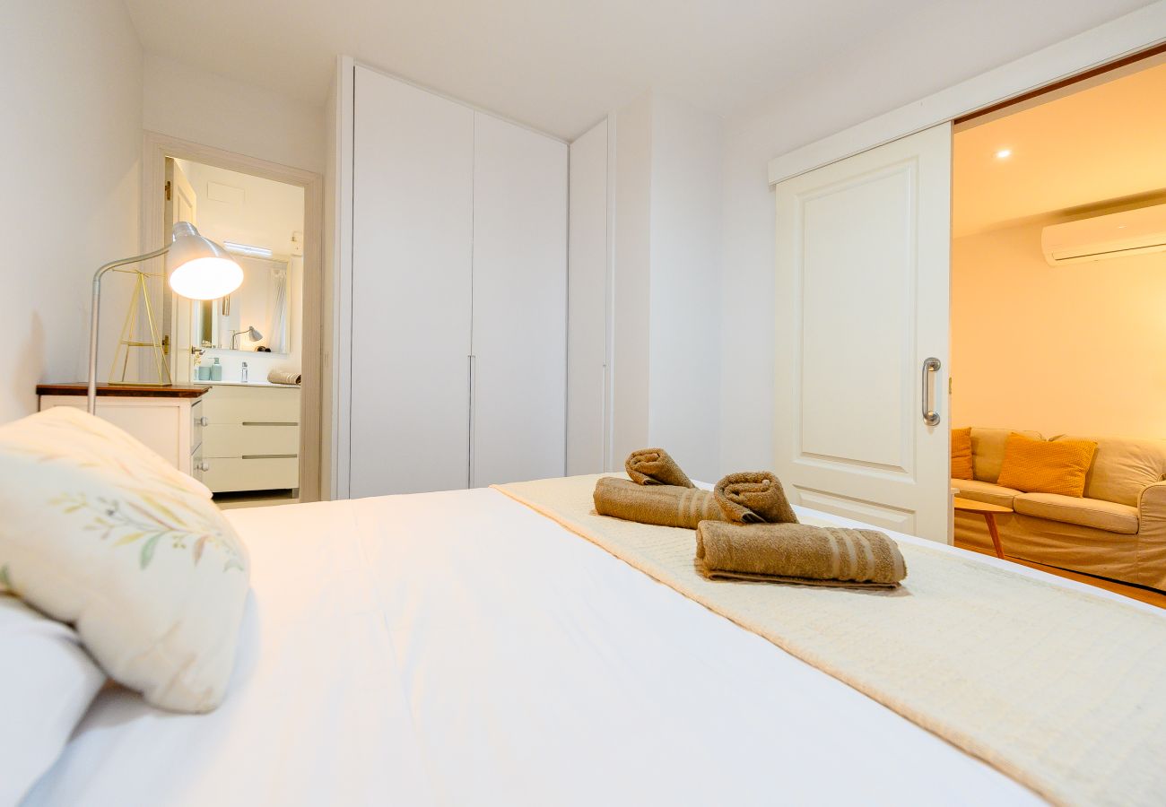 Apartment in Madrid - M (JAM471B)Apartamento Luminoso con Balcón en el C