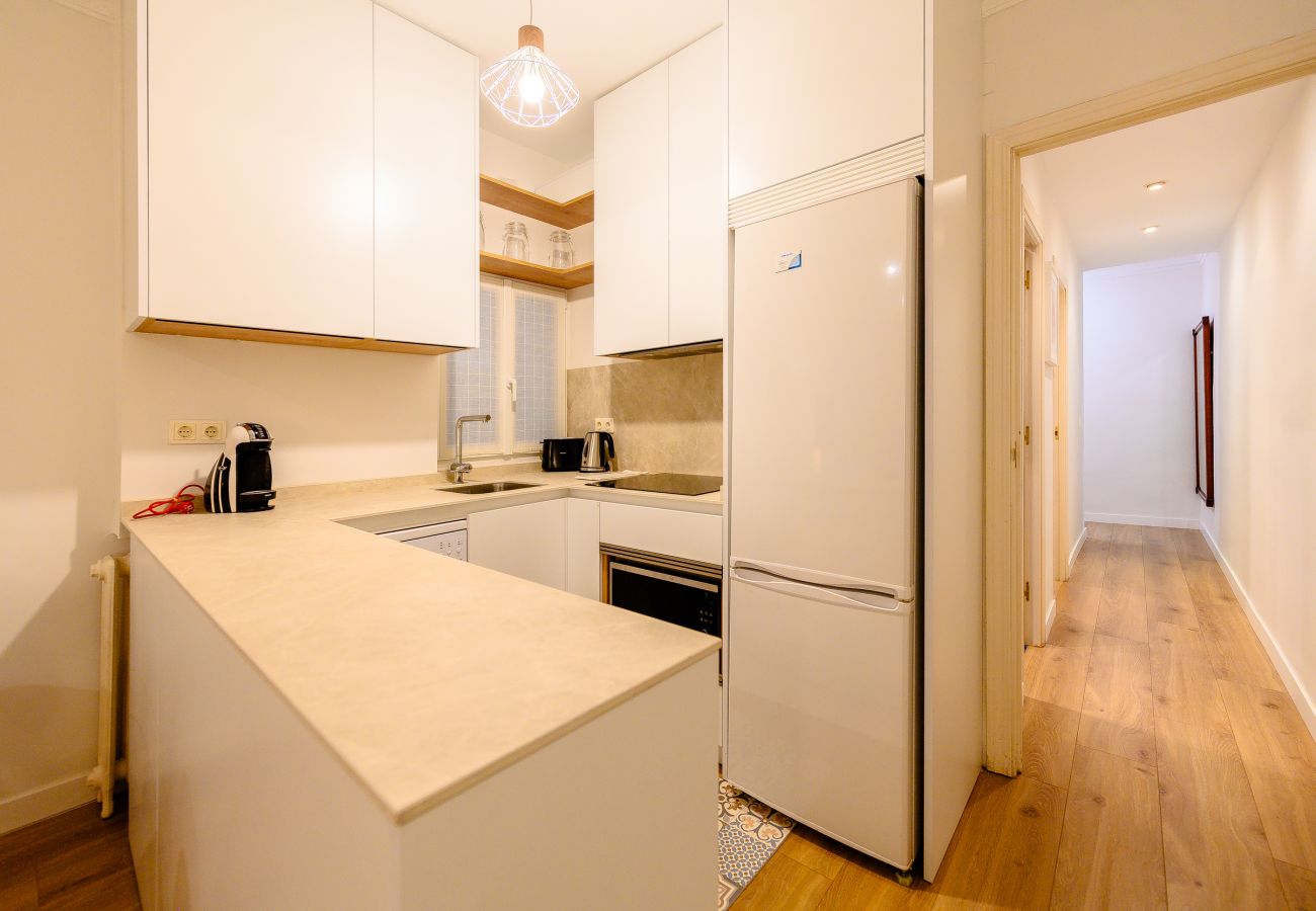 Apartment in Madrid - M (JAM471B)Apartamento Luminoso con Balcón en el C