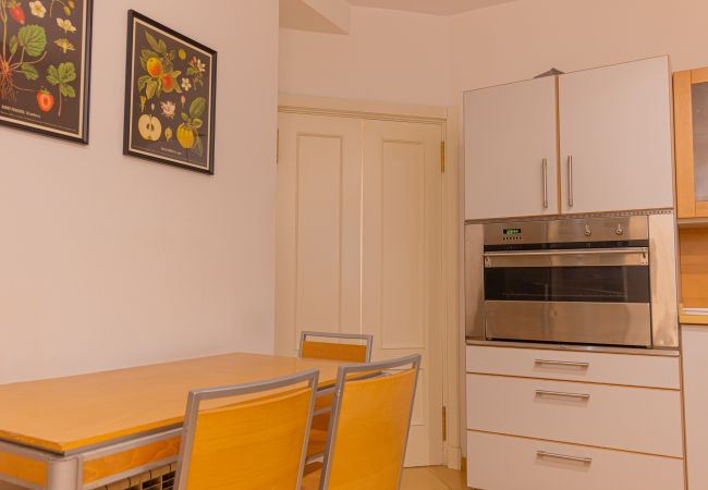 Apartment in Madrid - M (PDH52)Apartamento Amplio y Elegante en Paseo de Apartment in Madrid - M (PDH52)Apartamento Amplio y Elegante en Paseo de