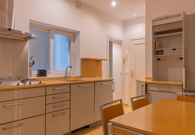 Apartment in Madrid - M (PDH52)Apartamento Amplio y Elegante en Paseo de Apartment in Madrid - M (PDH52)Apartamento Amplio y Elegante en Paseo de