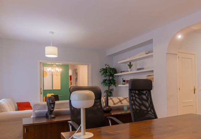 Apartment in Madrid - M (PDH52)Apartamento Amplio y Elegante en Paseo de Apartment in Madrid - M (PDH52)Apartamento Amplio y Elegante en Paseo de