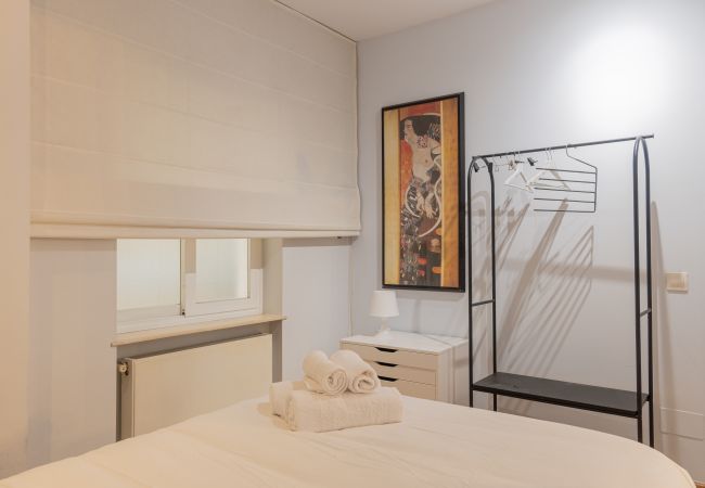 Apartment in Madrid - M (PDH52)Apartamento Amplio y Elegante en Paseo de Apartment in Madrid - M (PDH52)Apartamento Amplio y Elegante en Paseo de