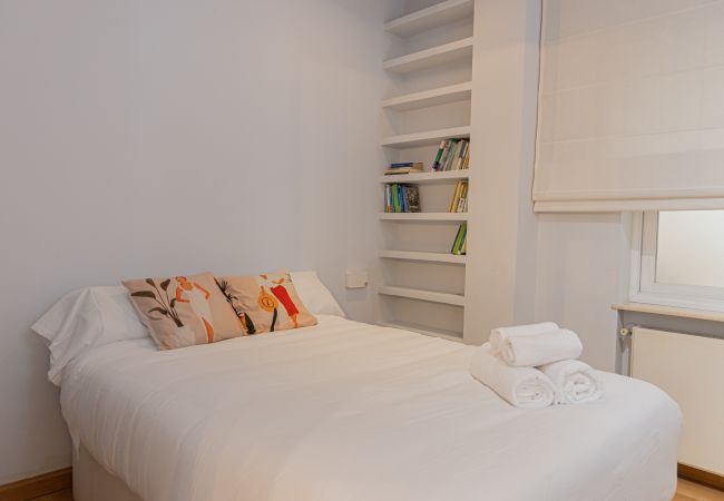 Apartment in Madrid - M (PDH52)Apartamento Amplio y Elegante en Paseo de Apartment in Madrid - M (PDH52)Apartamento Amplio y Elegante en Paseo de