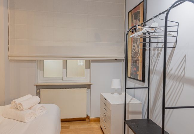 Apartment in Madrid - M (PDH52)Apartamento Amplio y Elegante en Paseo de Apartment in Madrid - M (PDH52)Apartamento Amplio y Elegante en Paseo de