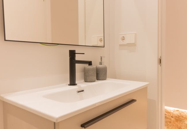 Apartment in Madrid - M (CPE205)Elegante y Acogedor Apartamento con Enca Apartment in Madrid - M (CPE205)Elegante y Acogedor Apartamento con Enca