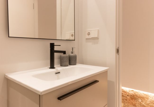 Apartment in Madrid - M (CPE205)Elegante y Acogedor Apartamento con Enca Apartment in Madrid - M (CPE205)Elegante y Acogedor Apartamento con Enca